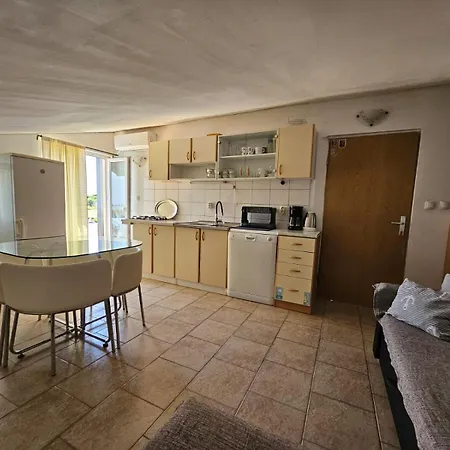 Snjezana Liveric Apartment Vir